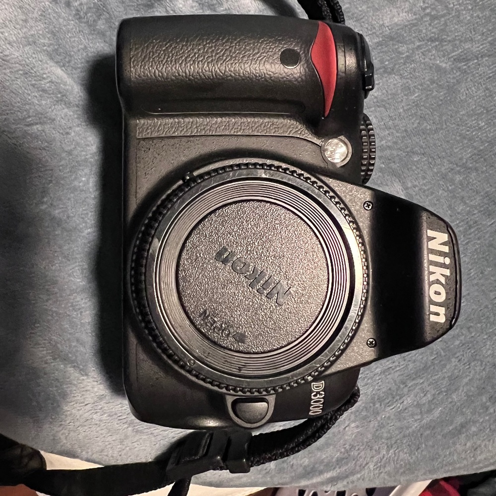 Nikon D 3000
